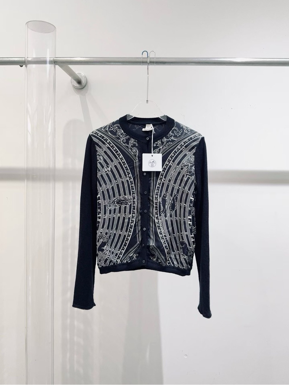 🚩steal Hermes Navy and Light Gray Printed Silk-Front Cardigan
